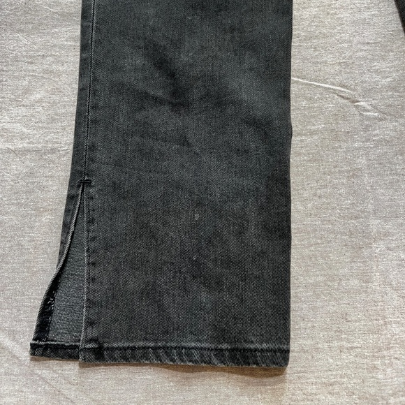 Madewell The Perfect Vintage Straight Jean in Nela Wash: Slit-Hem Edition - Picture 4 of 10